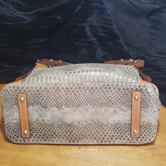 Dooney & Bourke Olive Green Snake Embossed Erica Large Shoulder Bag Purse - Picture 5 of 14